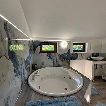 Appartement Sebe 4 *